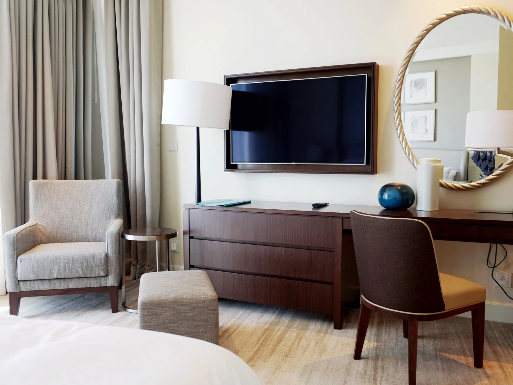 Gatineau Corner Suite